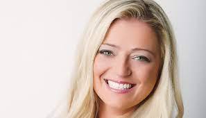 Lori Mcalpine's Instagram, Twitter & Facebook