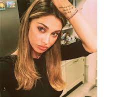Nuove foto di belen rodriguez con capelli corti e abbigliamento con il quale mostra un fisino mozzafiato su instagram per jadea, campagna 2020. Belen Rodriguez Batte Cate Blanchett E Chiara Ferragni Ecco I Capelli Piu Amati E Copiati Dalle Donne Corriere It