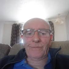 Greenlees Rd, just up from the Cross. Can anyone remember what was here, up  to the late 1950s? (not the sweetie shop next door) It would have been  convenient to have more