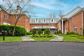 2 Long Meadow Ln, Glen Cove, NY 11542, Presented by Mandy Laderer, Douglas  Elliman Real Estate. Powered by Russell Pratt Photography