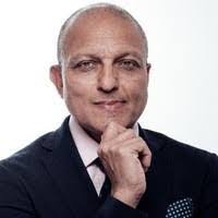 Desmond Daly's Instagram, Twitter & Facebook