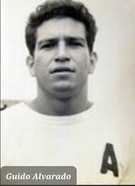 🗣Guido Alvarado fue un mediocampista costarricense nacido el 16 de agosto  de 1940, que formó parte de la generación pionera del fútbol  centroamericano en los años 60. Jugó en la temporada 1963–64