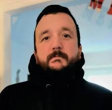 Wayne Wardle's Instagram, Twitter & Facebook