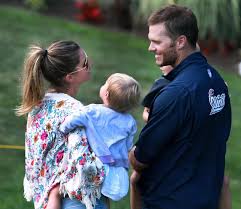 On february 7, we'll get another glimpse of their love when tom plays in the super bowl for the. Who Is Tom Brady S Wife Gisele Bundchen And How Many Kids Do They Have