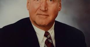 Flacke, a local business, education and environmental leader, dies