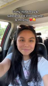 Troy & Gabriella Reunion? Zac Efron & Vanessa Hudgens at East High!