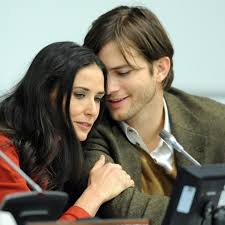 Moore has been an investor in the brand since 2017. Demi Moore Ashton Kutcher Soll Sie Zu Dreiern Genotigt Haben Stern De