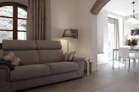 Elvira (cassandra peters) e la sua cameriera francese zou zou (mary joe smith) si recano a parigi per vedere lo spettacolo yes i can can. La Casa Di Elvira San Gusme Prezzi Aggiornati Per Il 2021