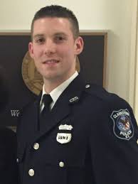 Switching uniforms: Police departments hiring veterans