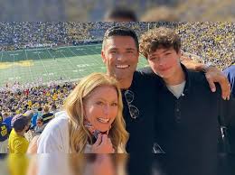 Joaquin Consuelos Broadway debut: Proud moment as Kelly Ripa and Mark  Consuelos celebrate son Joaquin Consuelos' Broadway debut in NYC - The  Economic Times