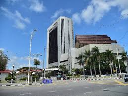 Kerajaan negeri terengganu yang baharu akan melihat dan menilai semula semua projek mega yang sedang dilaksanakan di. Pentadbiran Terengganu Kekal Di Wisma Darul Iman