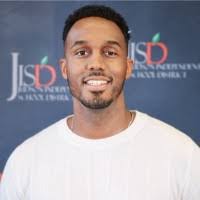 Dion Ward's Instagram, Twitter & Facebook