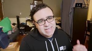 Mike Roe's Instagram, Twitter & Facebook