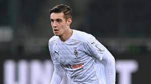 Borussia monchengladbach midfielder florian neuhaus has been linked with a move away from the club. Neuhaus Rose Vows Not To Poach Gladbach Players For Dortmund As Com