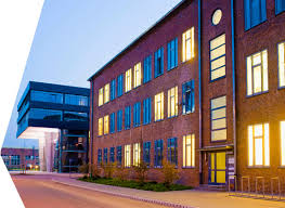 Kiellinie is a nearly 4 km long street located near harbour of kiel. Kiel Www Faw De