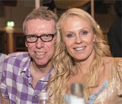 Jun 08, 2021 · frau herr. Peter Stogers Trainer Queen Erobert Die Kolner Fans