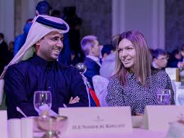 Nasser al khelaïfi born in doha, in 1973.businessman and former tennis player from qatar, is president of the tennis, squash and badminton federation of his country and vice president of the asian tennis federation. Simona Halep La MasÄƒ Cu Presedintele Psg News Ro