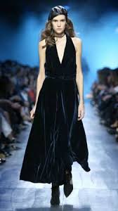 Trova una vasta selezione di completi e abiti sartoriali da uomo blu armani a prezzi vantaggiosi su ebay. Blog And The City Velluto E Tartan Armani Abito Velluto Blu