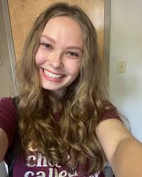 Senior Spotlights 🧡🎓 Everyone say hi to Psychology Major, Olivia  McConnaughay! 👋 1. What were you involved in