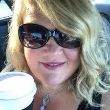 Kaye Golden's Instagram, Twitter & Facebook