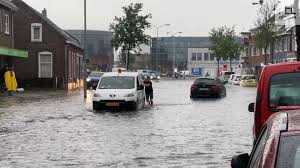 Share to twitter share to facebook share to pinterest. Rtl Nieuws Noodweer In Eindhoven Straten En Tunnels Onder Water Facebook