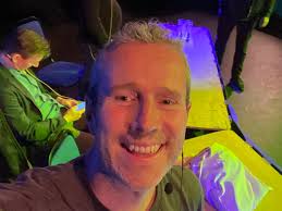 Max Rushden roasted by Irish Twitter after leaving guitar in Dublin taxi