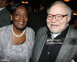 102 Pamela Henderson Photos & High Res Pictures