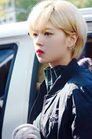 When talking about the short haired member of twice, she immediately comes to mind. Who Looks Best In Blonde Hair Among Twice S 9 Members Knetizen Kpophit Kpop Hit