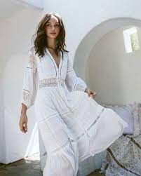 Jupe bohème chic longue fluide matière naturelle jupe femme maxi vêtement organic vegan jupe coton blanche jupe portefeuille wrap mariage. 1001 Photos De La Robe Boheme Blanche Pour Etre En Top Des Tendances Robe Boheme Robe Longue Blanche Boheme Chic Robe Blanche