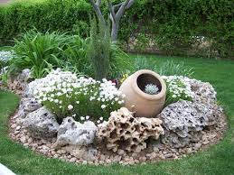 Como Hacer Los Jardines Con Piedras Paso A Paso Jardines Jardin Con Piedras Decorar Jardines Pequenos