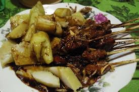 Ciri khas dari bumbu sate madura adalah dengan adanya kemiri yang membuat rasanya gurih dan nikmat!. Sate Ayam Dan Kambing Madura Asli Pajajaran Bandung Lengkap Menu Terbaru Jam Buka No Telepon Alamat Dengan Peta