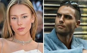 Etiqueta:Ester esposito