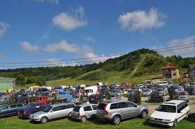 Apeleaza cu incredere la inchirieri auto prin vegas rent a car! Masinile Cu Peste 300 000 De Km Care Mai Merg Inca Pe Atat Chilipiruri In Targul De La Livezile Foto