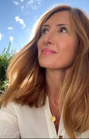 Adele Cook's Instagram, Twitter & Facebook