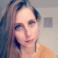 Jennifer Viau's Instagram, Twitter & Facebook