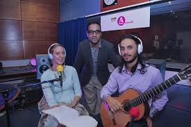 Hire paulo vinícius and other guitarists in west byfleet with our simple and secure online booking page. Bbc Asian Network Ray Khan Singer Tanya Wells Singer Tanya Wells Live Session