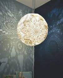 Decouvrez notre éclairage intérieur, extérieur, led et ampoules ! 10 Lampes Originales A Fabriquer Soi Meme Lampe En Dentelle Napperons De Dentelle Fabriquer Une Lampe
