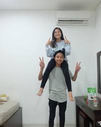 Pin Di Selebriti