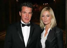 Aucune raison n'est partagée par le site, mais enzo a fait le choix de vivre avec son père à savoir benjamin castaldi. Benjamin Castaldi Et Flavie Flament Officiellement Divorces
