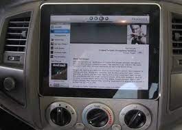 Ipad Gets Fitted Into Car Dashboard Makes You An Instant Carpooling Superstar Video Engadget Car Audio Car Gadgets Ipad