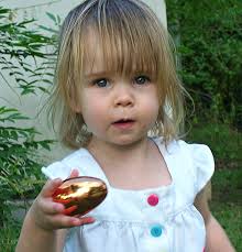 Easter tradition of pocking eggs with cousins