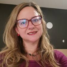 Dr. Adriane Santos Kroeff