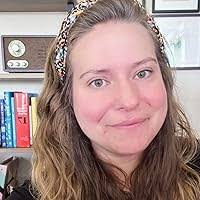 Kelly Harms's Instagram, Twitter & Facebook