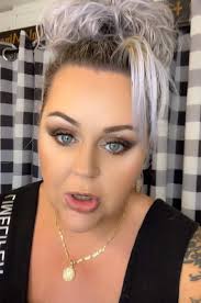 Capri Blue Pumpkin Clove Jar Candle Review