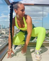 Alicia keys was born in hell's kitchen, manhattan, to terria joseph (née teresa m. The Best Beauty Instagrams Of The Week Alicia Keys Rina Sawayama And More Vogue