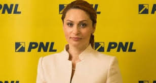 Articole despre adrian nastase, urari, constitutie, politicieni, guvern, crin antonescu, traian basescu, victor ponta, parlament si pnl. Revista 22