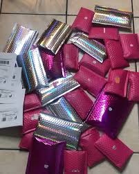 Do Y All Prefer Clear Gloss Or Sparkly Gloss I Prefer Clear Gloss Recommend All Of These 10 10 Ex Packaging Ideas Business Business Hairstyles Business Goals