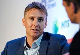 Fausto Serrano's Instagram, Twitter & Facebook