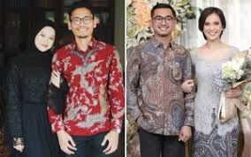 Papa juga sayang mama kan? Sontek 15 Inspirasi Kebaya Couple Untuk Tunangan Yang Bikin Penampilan Makin Menawan