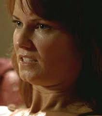 Sookie stackhouse, bon temps kasabasında büyük annesi ve erkek kardeşi jason ile beraber yaşayıp garsonluk yapmaktadır. Maudette Pickens Headhunter S Horror House Wiki Fandom